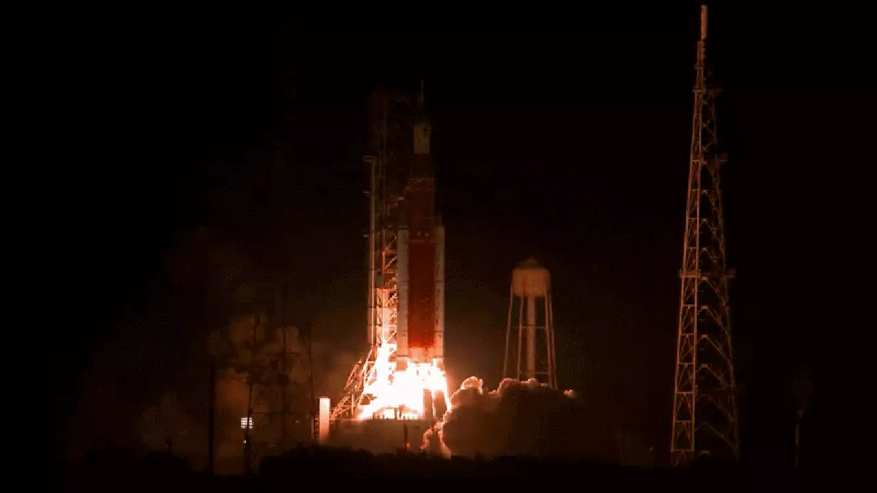 Bliss Out to This View of NASA's SLS Launching in Super-Slow Motion