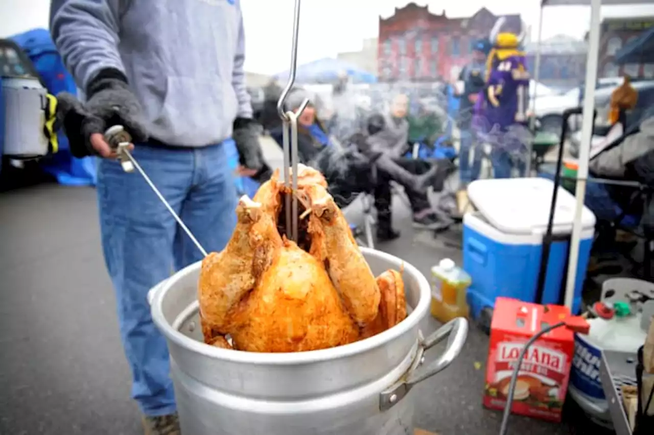 4 dangerous turkey deep-frying fails you’ll want to remember this Thanksgiving