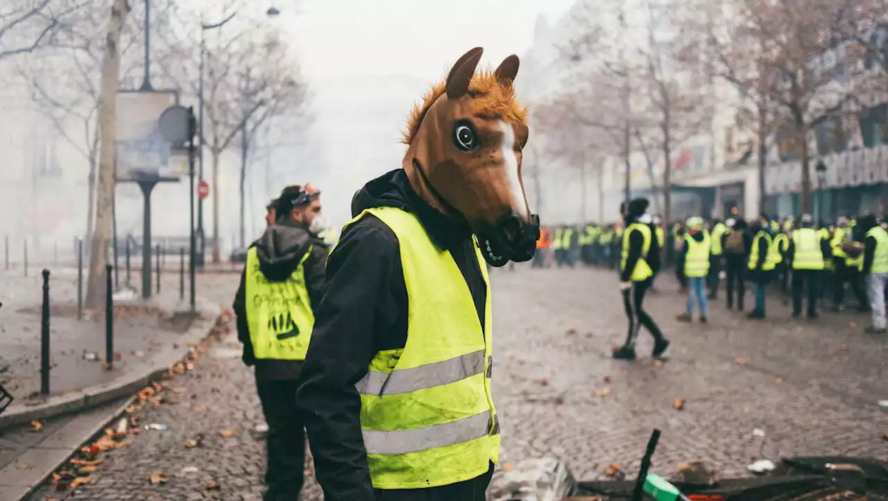 LFI veut l’amnistie pour les gilets jaunes, mais jusqu’où ?