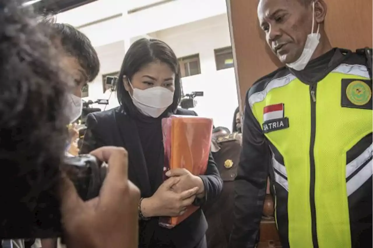 Positif Covid-19, Putri Candrawathi Jalani Sidang Secara Daring