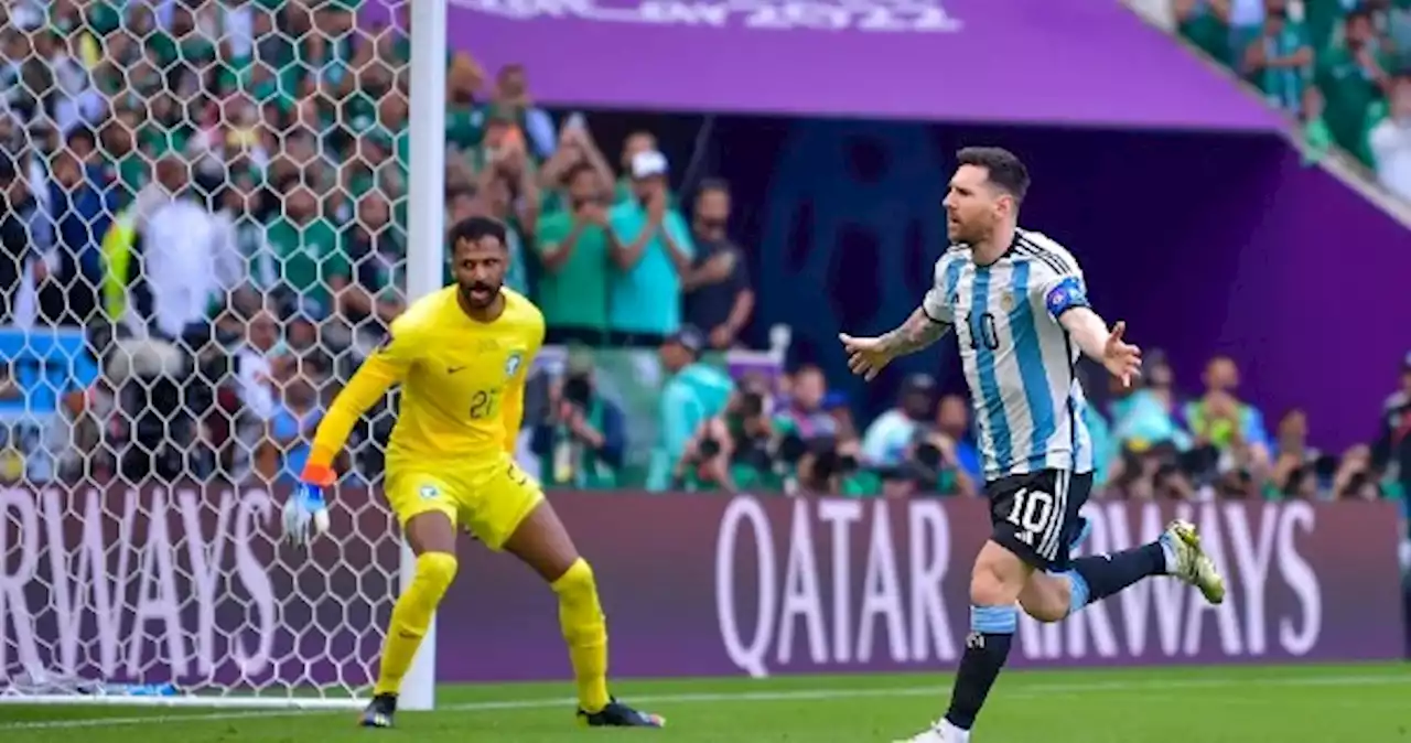 Lionel Messi anotó de penal su primer gol en Qatar 2022 para Argentina