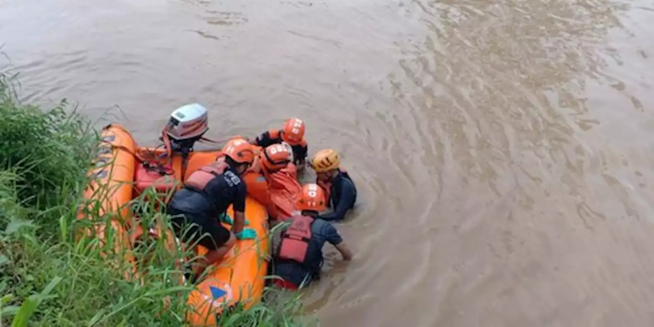 Bocah 10 Tahun Ditemukan Tewas Usai Tenggelam di Sungai Bondoyudo Lumajang | merdeka.com