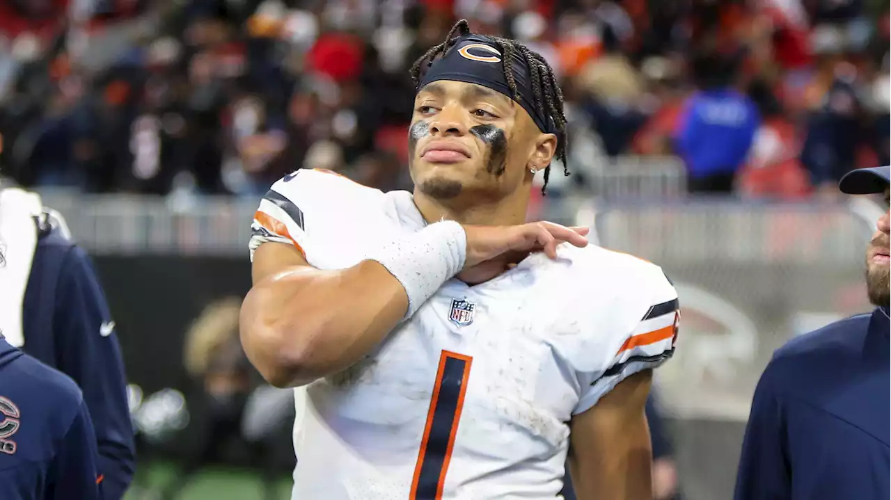 Justin Fields ‘Day-To-Day,' But Bears Haven't Ruled Out Season-Ending Injury