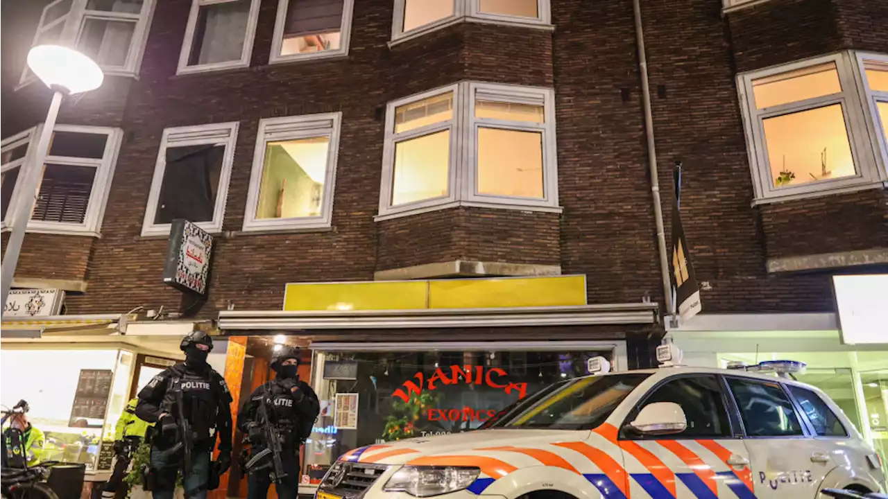 Arrestaties na vondst van ruim 100 kilo cocaïne in woning Amsterdam-West