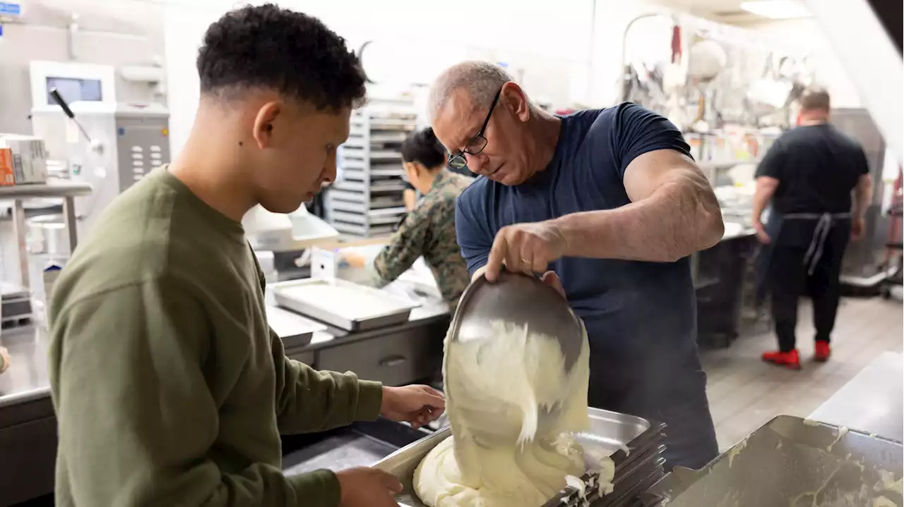 The Bidens spend Friendsgiving with Marines, sailors and their families in N.C.