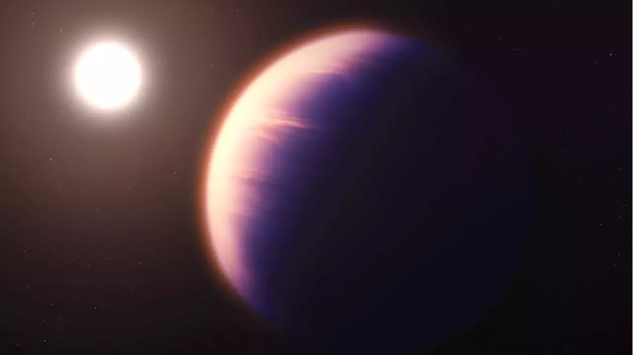 The James Webb telescope shows how starlight transforms a distant, Jupiter-like planet