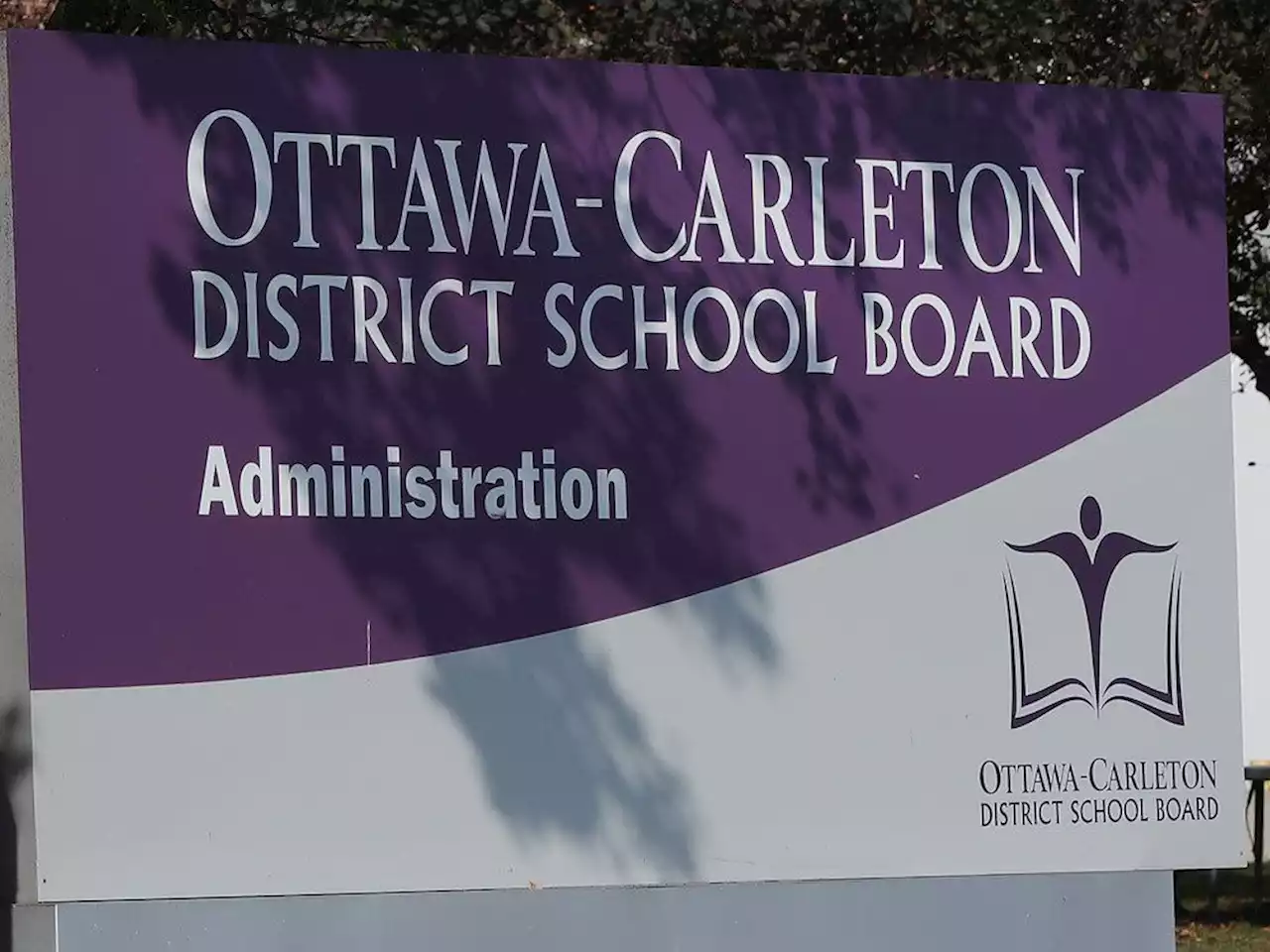 Most students and staff at Ottawa's largest school board aren't wearing masks, according to staff report