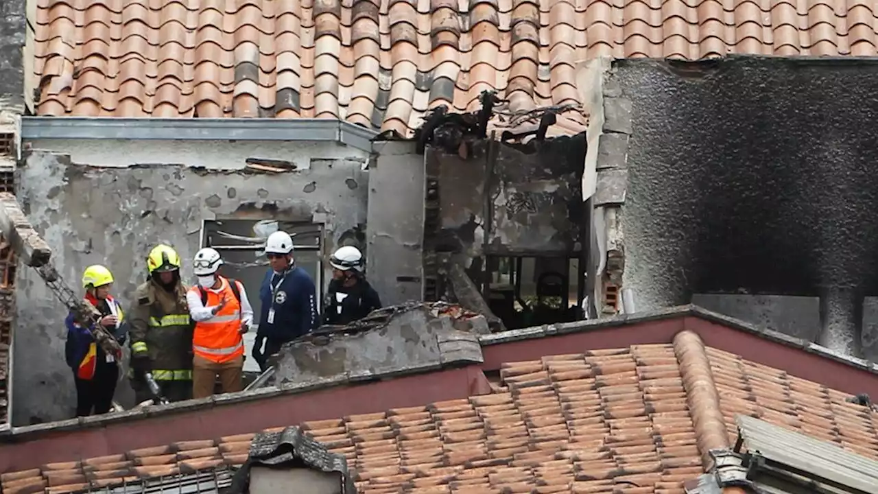 Colombia: un avión cayó sobre una casa en un barrio de Medellín | Hay ocho muertos