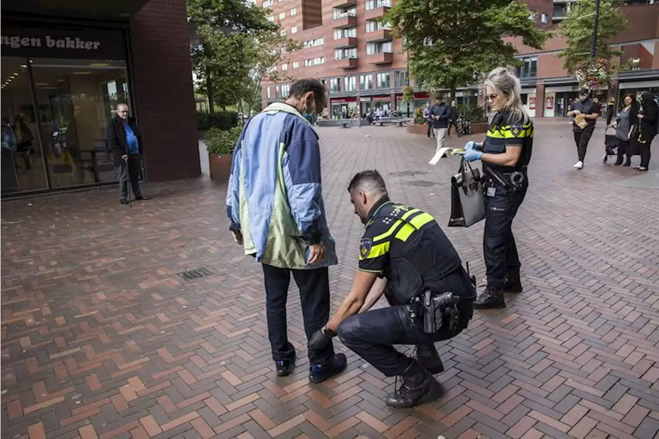 Reconstructie: Hoe preventief fouilleren in Amsterdam ontaardde in een politiek steekspel