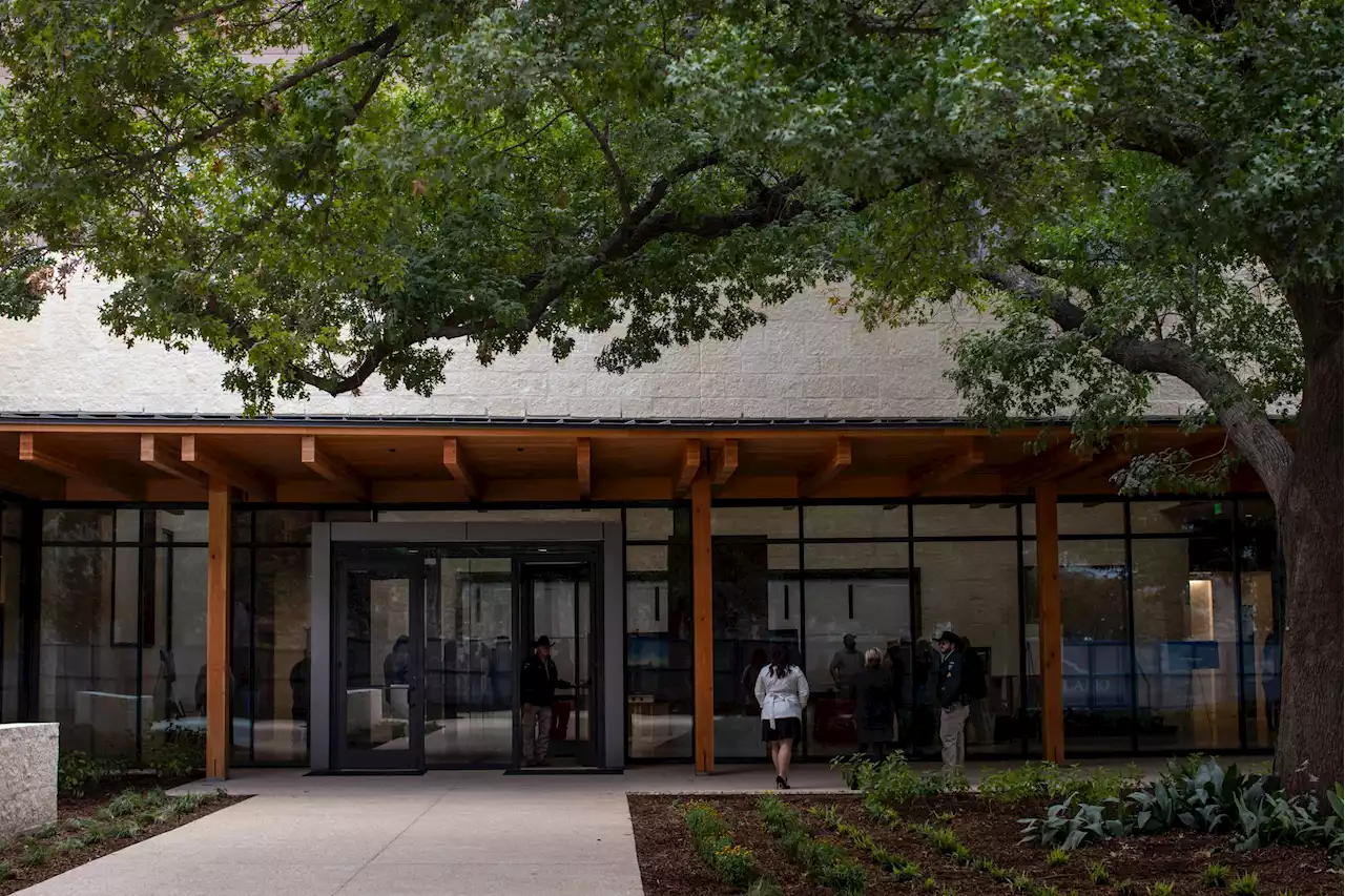 VIPs get a peek at the Alamo’s new exhibition hall for artifacts