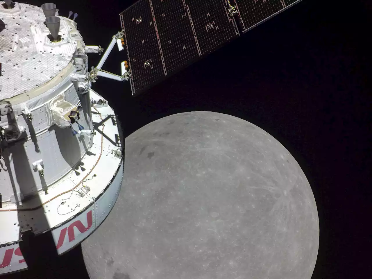 NASA Orion Spacecraft Captures Stunning Views During Artemis I Lunar Flyby