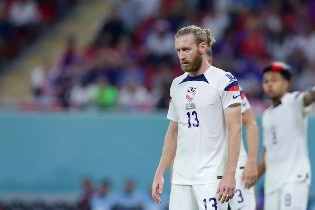 USA gives up late penalty, draws first World Cup match vs. Wales