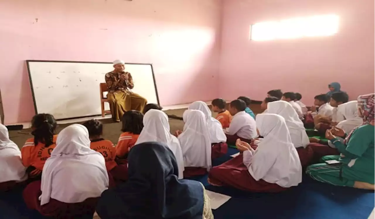 Siswa SDN Sugihan 3 Semarang Gelar Doa Bersama untuk Korban Gempa Cianjur