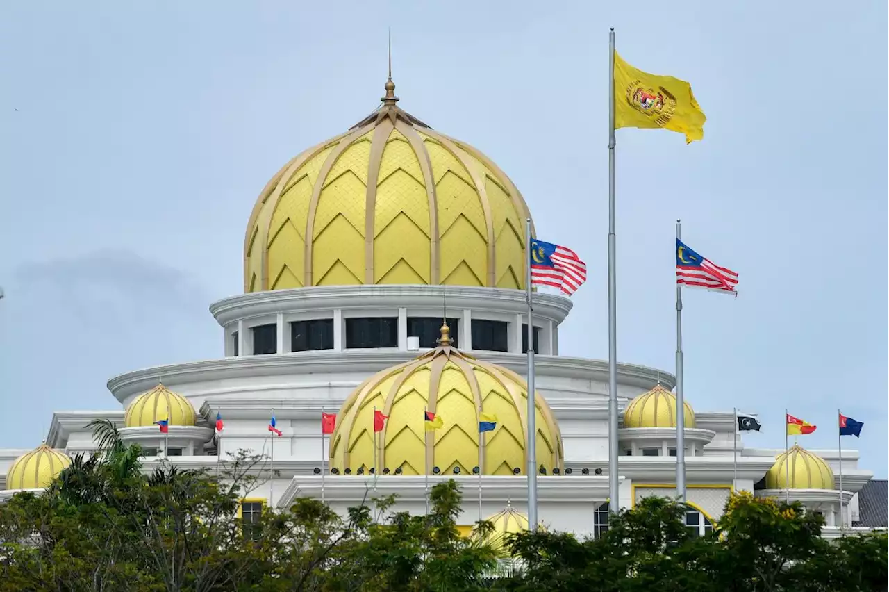 King seen leaving Istana Negara