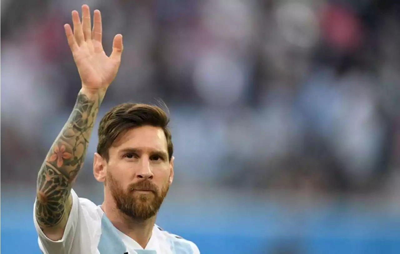 Messi takes center stage as Argentina, France begin World Cup title bids