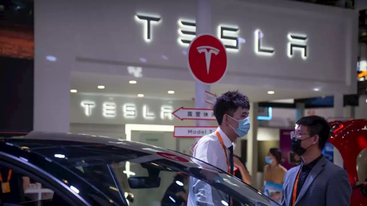 Tesla stock rout accelerates over recall, Covid in China, Twitter chaos - Autoblog