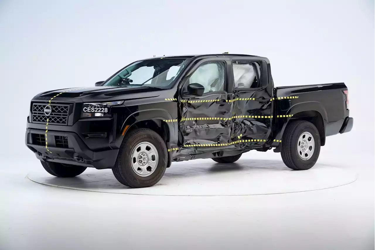 Most 2022 small pickups pass new IIHS crash test