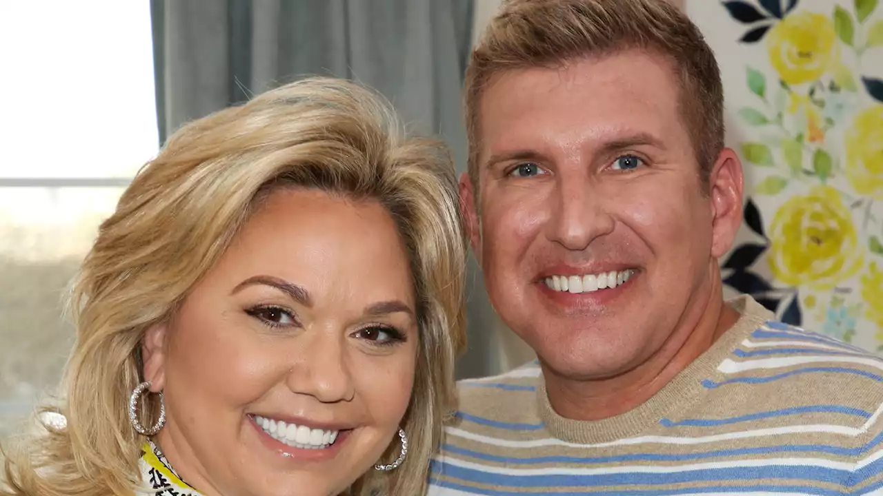 Savannah and Lindsie Chrisley Post About 'Bad Times,' Haters After Parents' Sentencing