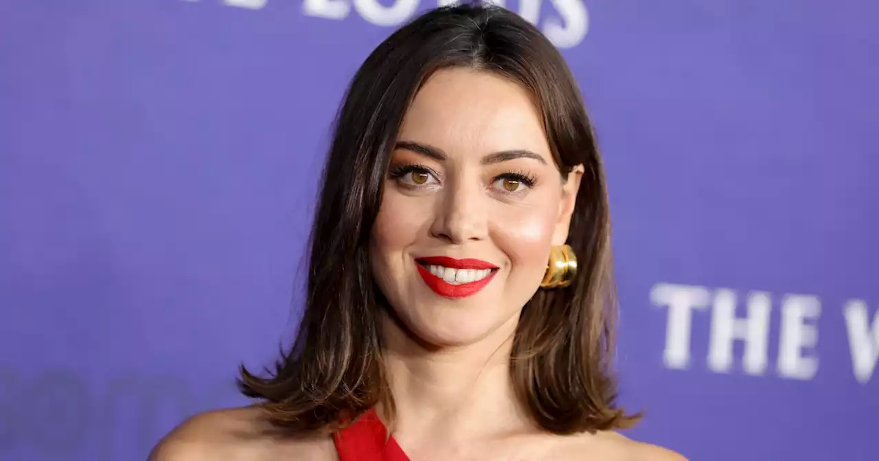 Aubrey Plaza just went blond! Check out her chic new look