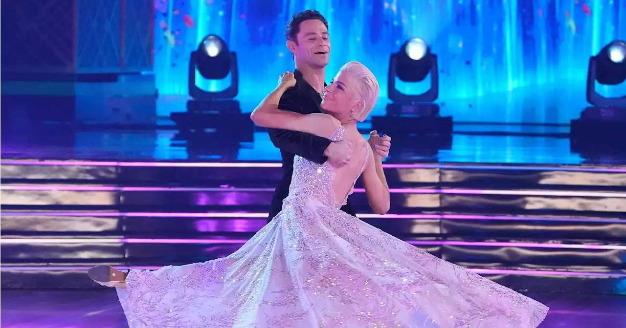 Back in the Ballroom! Selma Blair Performs During ‘DWTS’ Finale