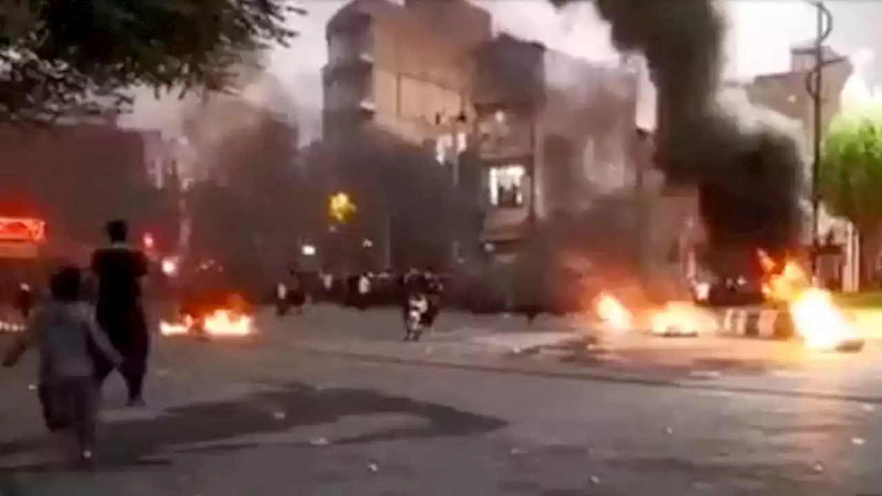 Aktivis: Pasukan Iran Tembaki Demonstran dengan Senapan Mesin