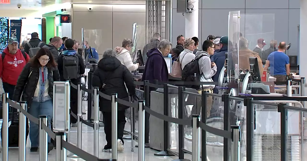 TSA warns that long lines are likely as holiday travel picks up