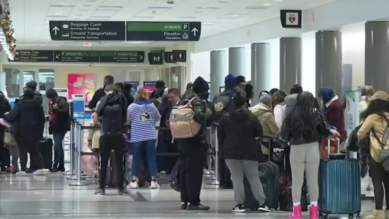 If you're traveling this Thanksgiving, here are some tips for the airport or for the road