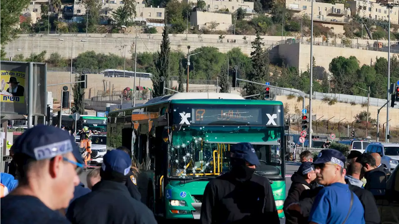 Explosions at Jerusalem bus stations injure 10, Israeli emergency services say