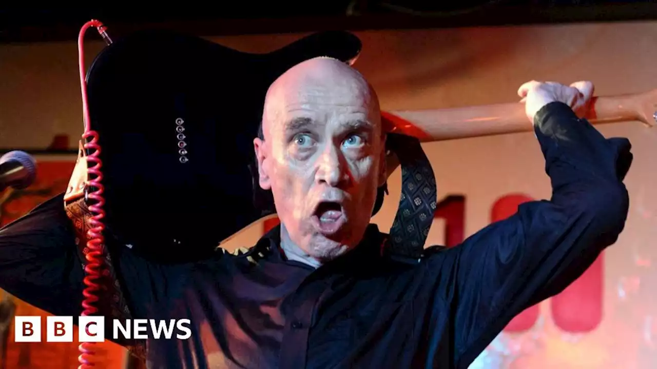 Wilko Johnson: Dr Feelgood guitarist dies, aged 75