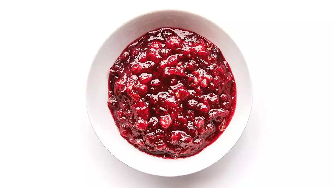 The Easiest Cranberry Sauce Recipe Is Also the Best