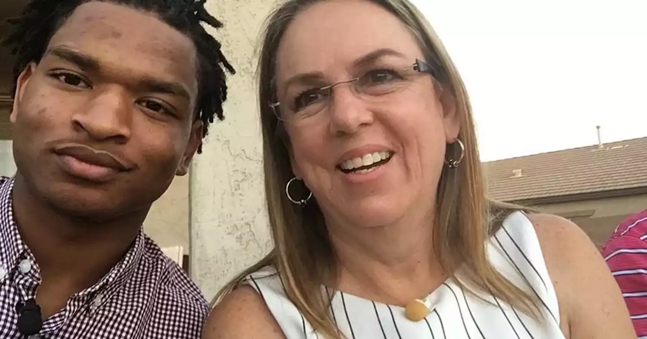 Viral friends Wanda Dench and Jamal Hinton are getting together for Thanksgiving for the 7th year in a row. They hang out other times, too — like when she got a tattoo