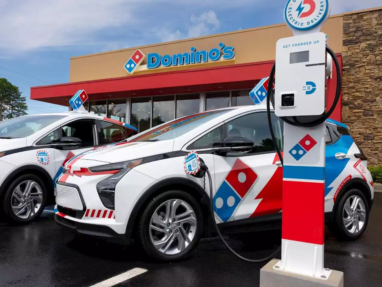 Domino's Adding 800 Chevy Bolt EVs To Its Delivery Fleet