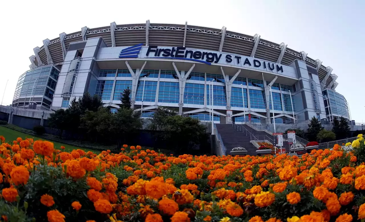 Majority of Greater Clevelanders want FirstEnergy Stadium to stay put,  prefer renovation over new stadium 