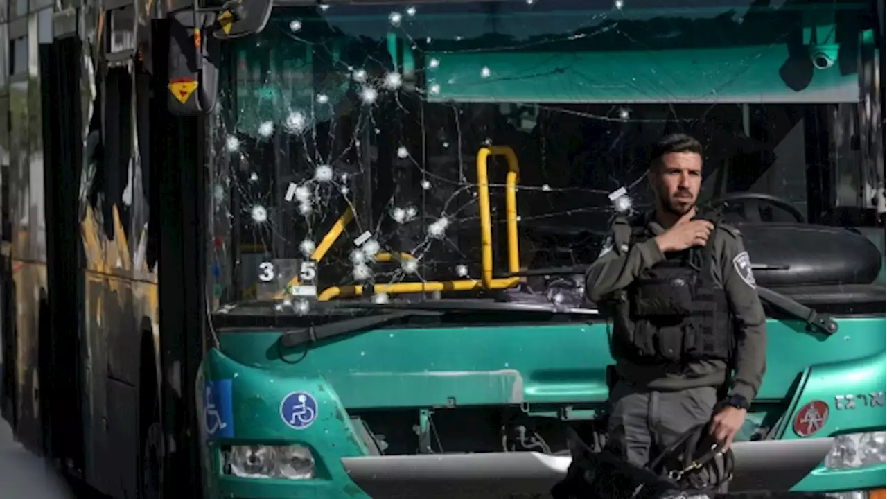 Twin blasts in Jerusalem kill one in suspected Palestinian attack