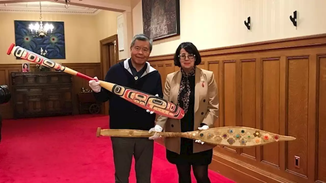 New paddles at B.C. Government House to symbolize reconciliation