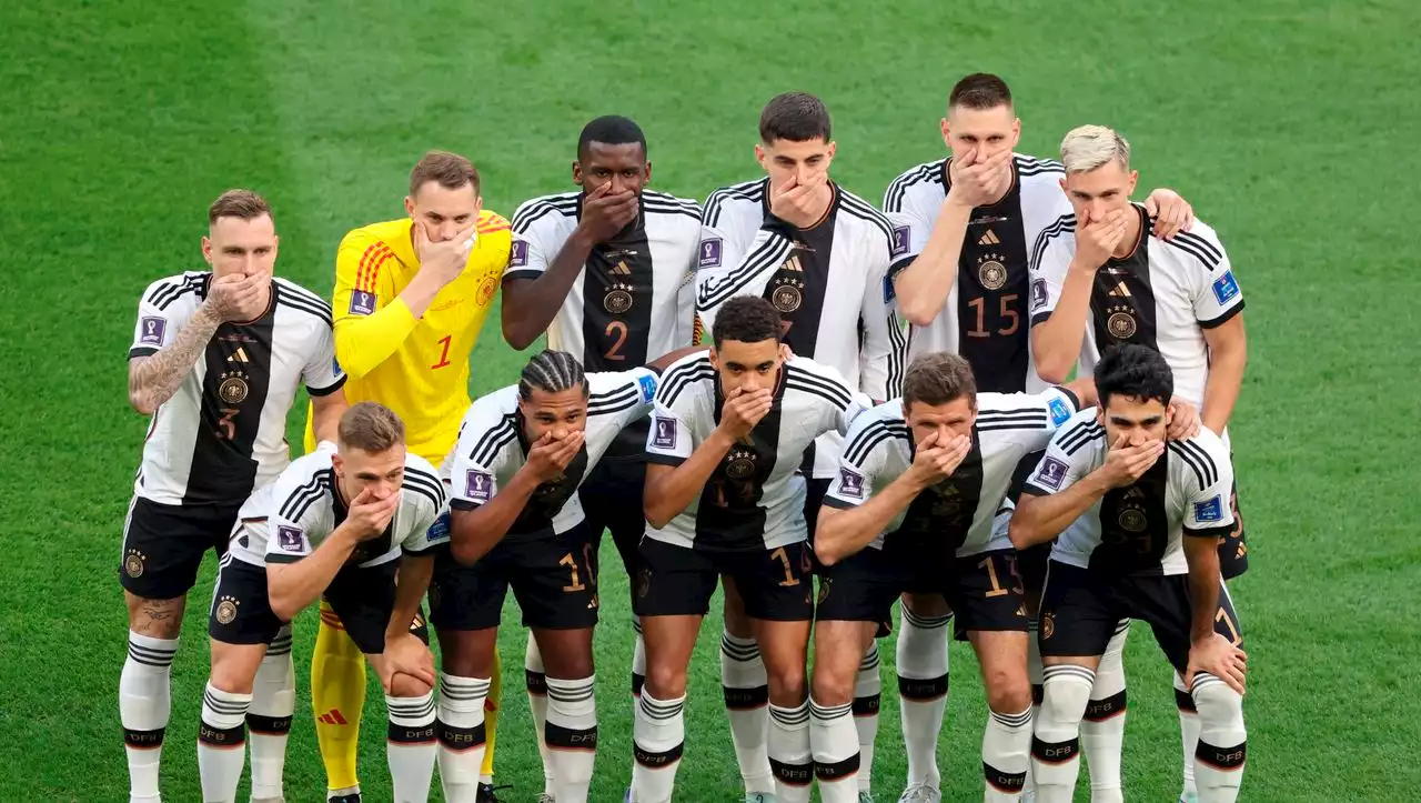 Fußball-WM 2022: Deutschlands Spieler halten sich bei Teamfoto den Mund zu