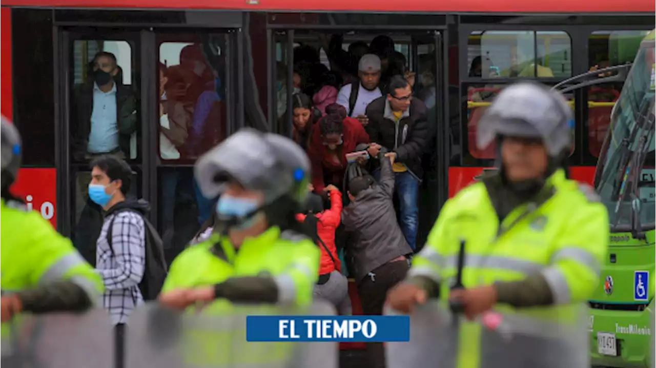 Hombre intentó apuñalar a otro pasajero dentro de un bus de TransMilenio