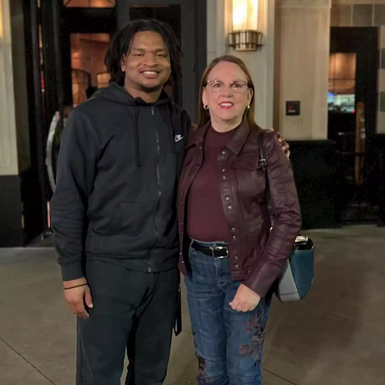 Viral Friends Jamal Hinton and Wanda Dench to Continue Heartwarming Thanksgiving Tradition for 7th Year - E! Online