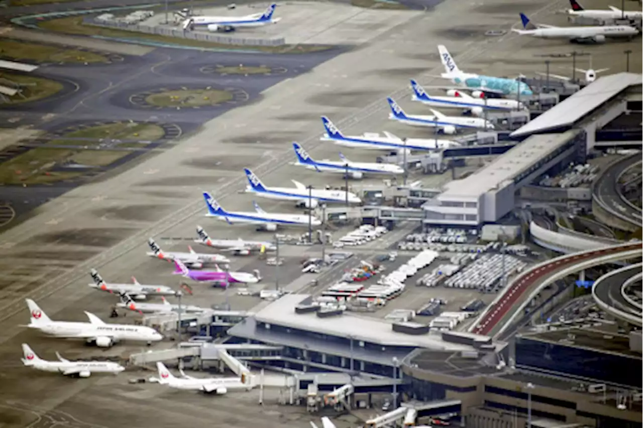 カタール航空機のタイヤから火、成田空港のＢ滑走路を一時閉鎖…駐機場で停止中 - トピックス｜Infoseekニュース