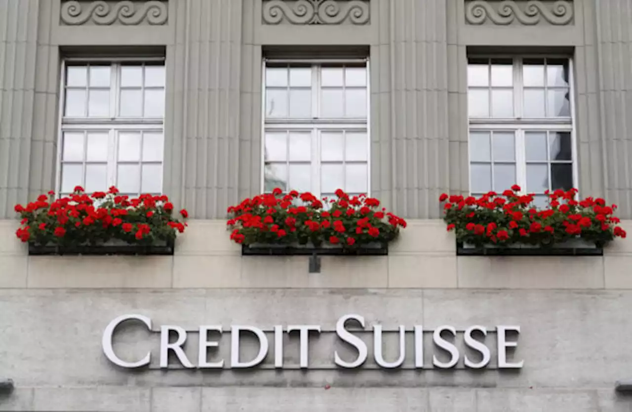 Credit Suisse flags hefty loss as rich clients leave