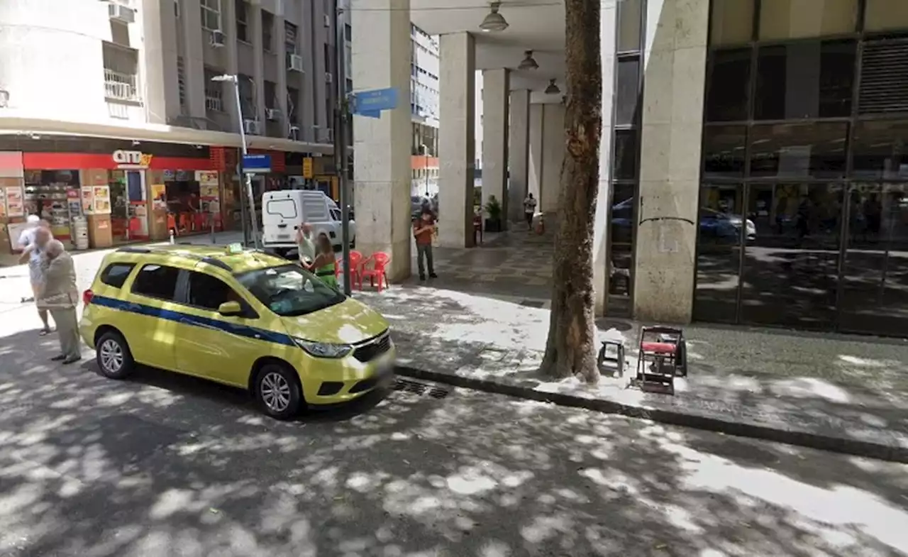 Idoso e funcionário de igreja são baleados no Centro do Rio