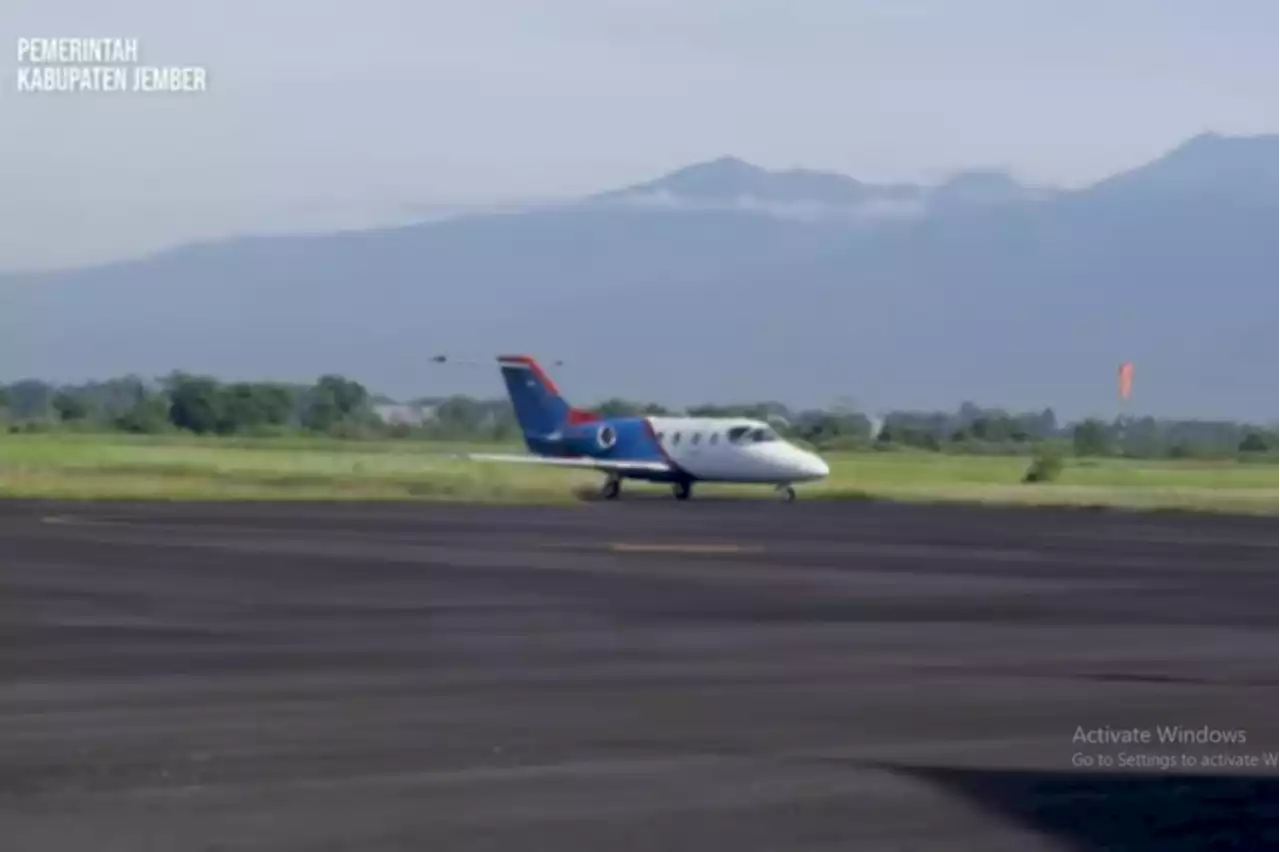 Banting Tulang Hidupkan Bandara Jember, Sewa Pesawat - Subsidi Tiket 50 Persen