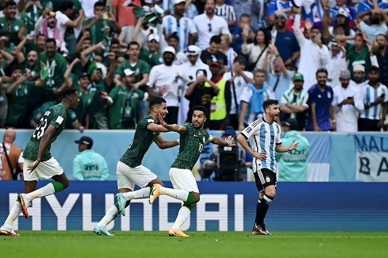 Arabia Saudita hace un 'México' en su debut mundialista y tumba a la todopoderosa Argentina