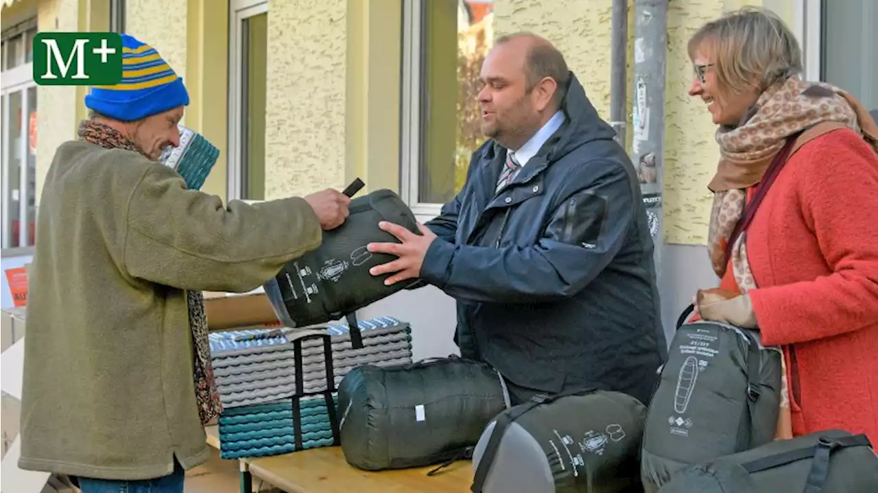 200 Schlafsäcke für obdachlose Menschen