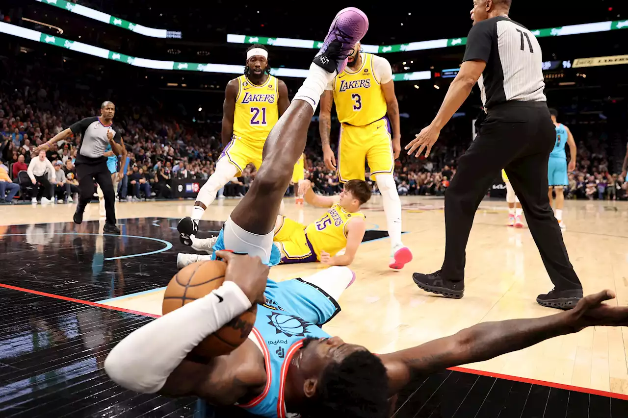 Patrick Beverley ignites Lakers-Suns feud with vicious Deandre Ayton shove