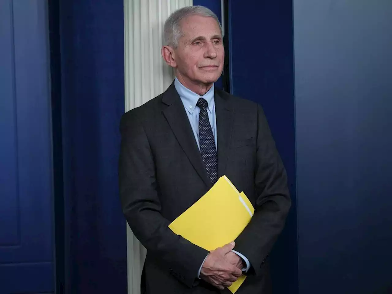 Fauci pleads with Americans to get COVID shot in final White House briefing