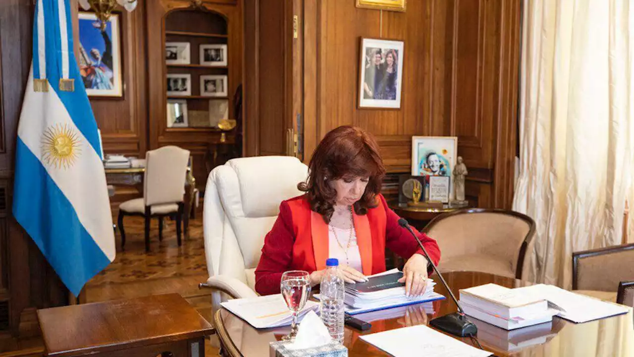 Los mensajes de Nicolás Carrizo que lo comprometen aún más en el atentado contra Cristina Kirchner | La vicepresidenta solicitó que se lo procese como coautor del intento de magnicidio