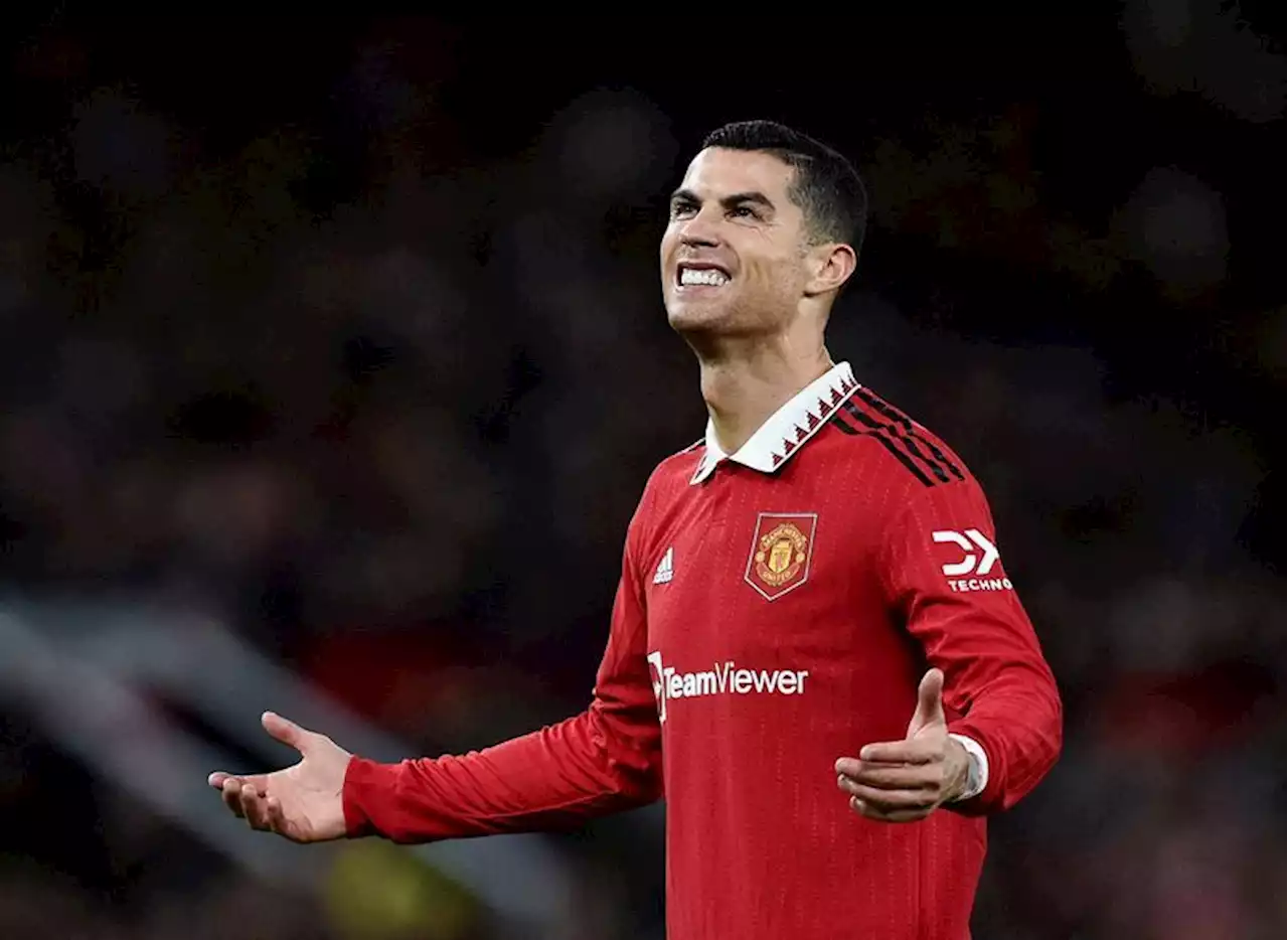 Soccer-Ronaldo to leave Manchester United after criticism of club