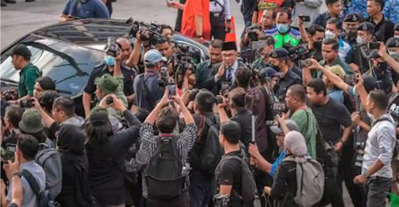 Malaysia in search of new PM, formula to form federal govt