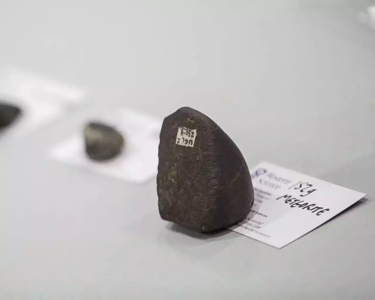 Niagara area residents asked to search for space rocks after meteorite crash